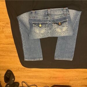 Thread Market women’s jeans.